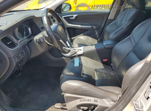 YV440MWM7J2045068 2018 VOLVO V60 Silver Widok wnętrza z przodu