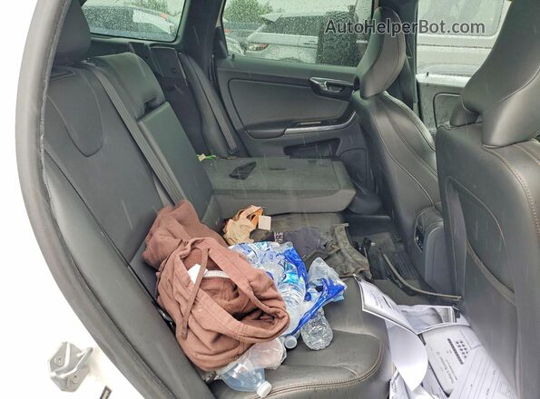 YV449MRKXG2892112 2016 VOLVO XC60 White Սալոնի հետևի տեսք
