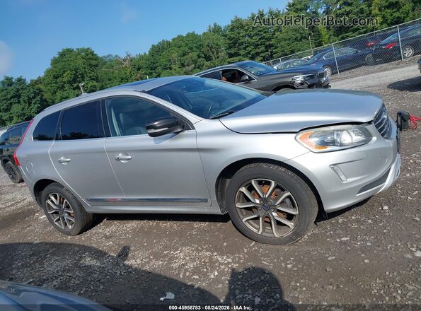 YV449MRR0H2089758 2017 VOLVO XC60 Silver Вид задньої частини салону