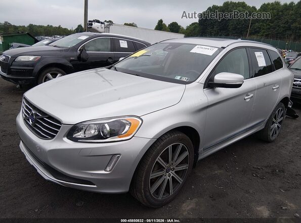 YV449MRU3H2215552 2017 VOLVO XC60 Silver წინა მარცხენა ხედი სამი მეოთხედიდან