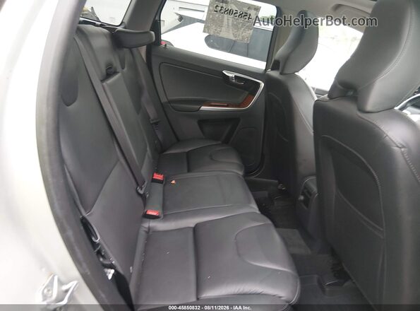 YV449MRU3H2215552 2017 VOLVO XC60 Silver VIN კოდის სტიკერის ხედი