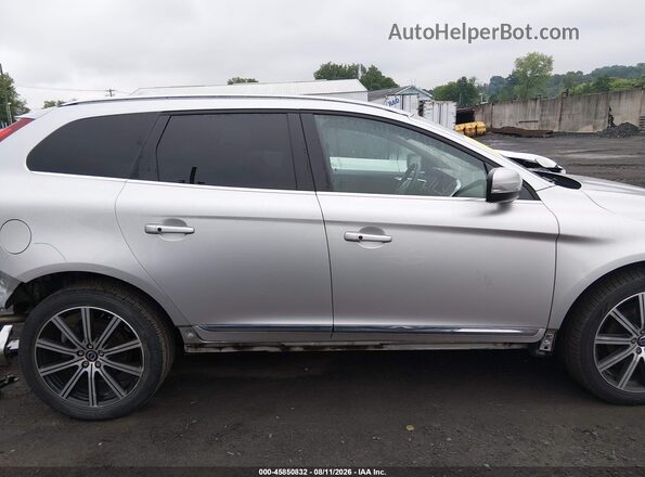 YV449MRU3H2215552 2017 VOLVO XC60 Silver უკანა სალონის ხედი