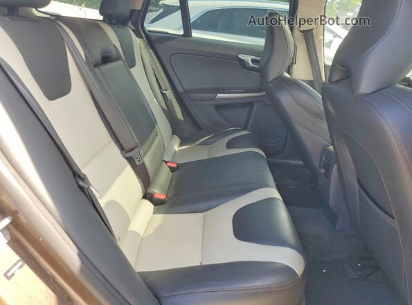 YV4612HK5G1010095 2016 VOLVO V60 Коричневый Вид задних сидений