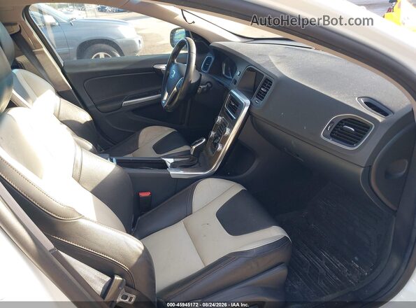 YV4612HK5G1016690 2016 VOLVO V60 CROSS COUNTRY Белый Вид салона спереди