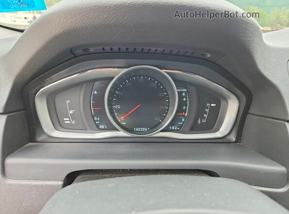 YV4612NK5G1264152 2016 VOLVO XC70 White ხელსაწყოთა პანელის ხედი