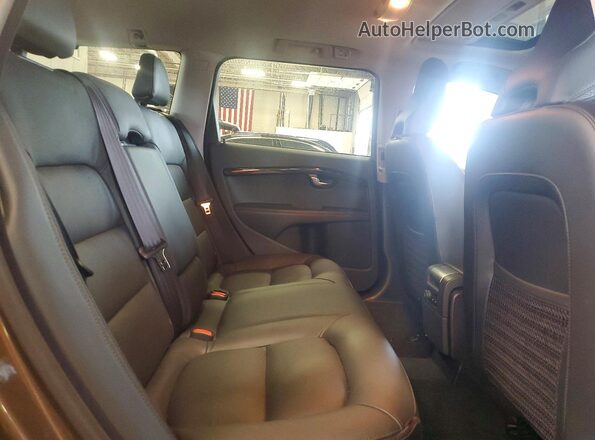 YV4612NX8G1268014 2016 VOLVO XC70 Brown Vista interior trasera