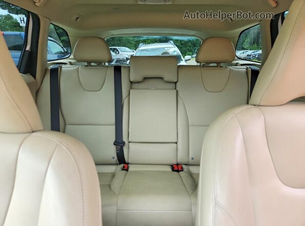 YV4612RK4G2825249 2016 VOLVO XC60 White Rear seats view