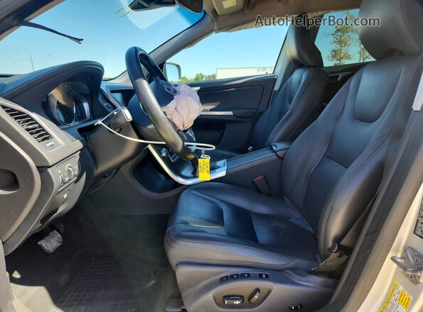 YV4612RK4G2848871 2016 VOLVO XC60 Silver Սալոնի դիմացի տեսք