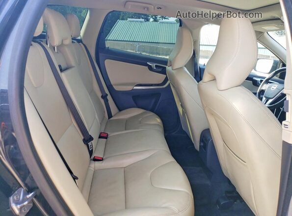 YV4612RK9G2836926 2016 VOLVO XC60 Green Հետևի նստատեղերի տեսք