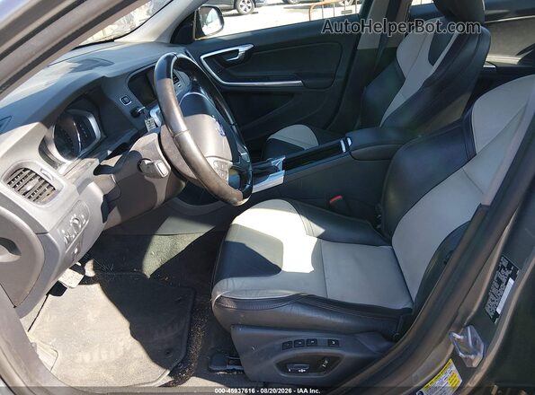 YV4612UM6G2000581 2016 VOLVO S60 CROSS COUNTRY Gray Widok wnętrza z przodu