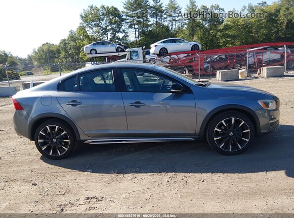 YV4612UM6G2000581 2016 VOLVO S60 CROSS COUNTRY Gray Widok wnętrza z tyłu