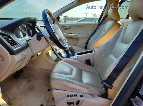 YV4902RK2G2781140 2016 VOLVO XC60 Black Вид салону спереду