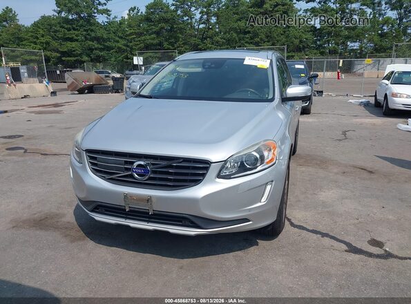 YV4902RMXG2809249 2016 VOLVO XC60 Silver Widok z przodu