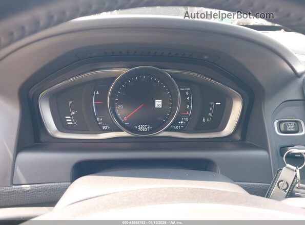 YV4902RMXG2809249 2016 VOLVO XC60 Silver Widok tylnych siedzeń