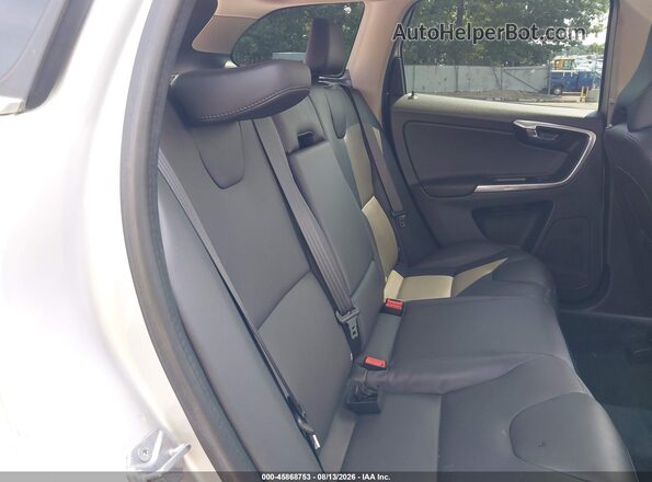YV4902RMXG2809249 2016 VOLVO XC60 Silver Widok naklejki z numerem VIN