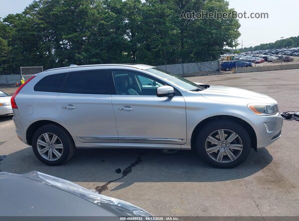 YV4902RMXG2809249 2016 VOLVO XC60 Silver Widok wnętrza 360 stopni