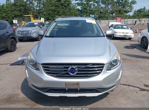 YV4902RMXG2809249 2016 VOLVO XC60 Silver Widok wnętrza z tyłu
