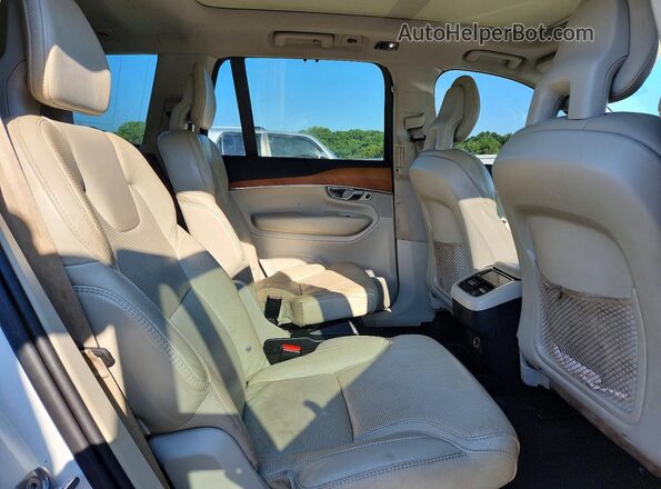 YV4A221L7L1565733 2020 VOLVO XC90 White ძრავის განყოფილების ხედი
