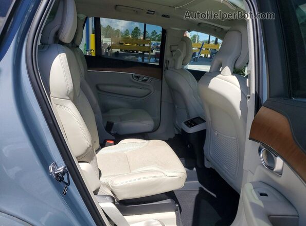 YV4A221L8L1586042 2020 VOLVO XC90 Gray Widok wnętrza z tyłu