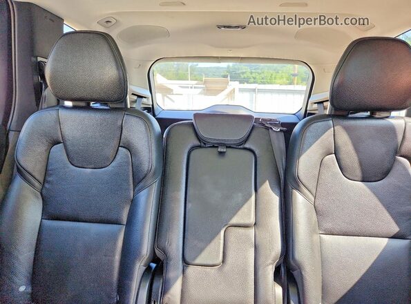 YV4A22PK2G1015831 2016 VOLVO XC90 White Widok tylnych siedzeń
