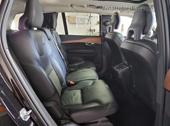 YV4A22PK2M1713044 2021 VOLVO XC90 Black Vista interior trasera