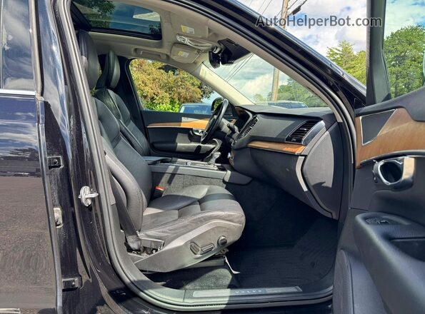 YV4A22PK2N1847599 2022 VOLVO XC90 Black Вид спереду
