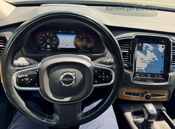 YV4A22PK2N1847599 2022 VOLVO XC90 Black Вид салону спереду