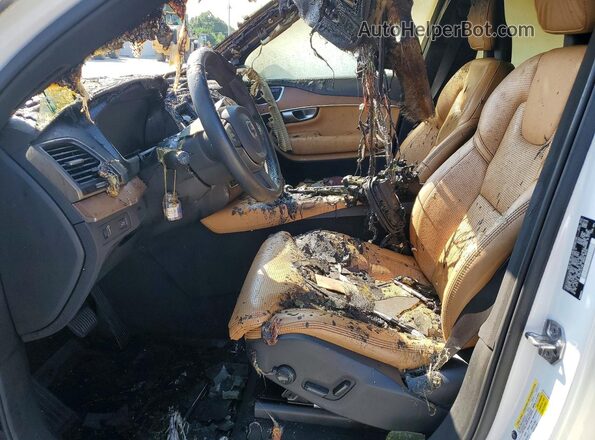 YV4A22PL0H1163552 2017 VOLVO XC90 Белый Вид салона спереди