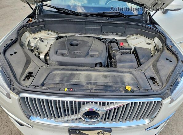 YV4A22PL2G1014297 2016 VOLVO XC90 White Vista del compartimento del motor
