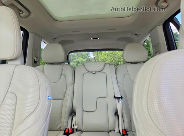 YV4A22PL2G1014297 2016 VOLVO XC90 White Vista de los asientos traseros