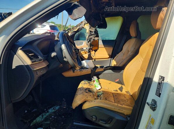 YV4A22PL2H1175217 2017 VOLVO XC90 White Widok wnętrza z przodu
