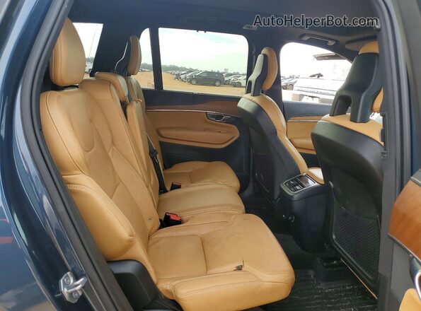 YV4A22PL3J1377666 2018 VOLVO XC90 Blue Widok tylnych siedzeń