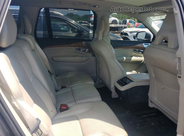 YV4A22PL4H1187773 2017 VOLVO XC90 Gray Vista interior trasera