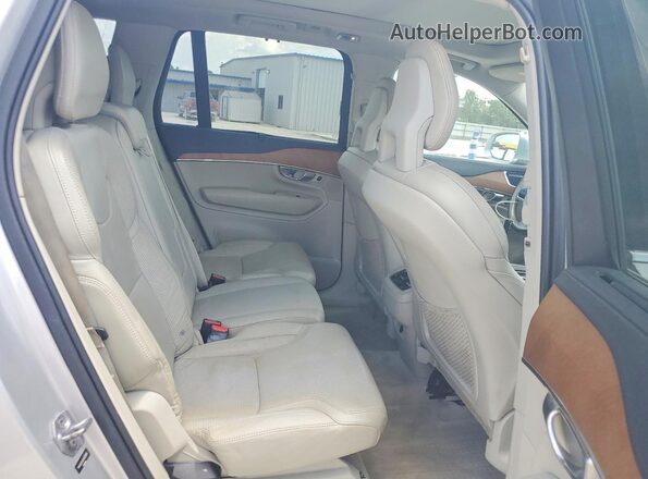 YV4A22PL6G1025836 2016 VOLVO XC90 Silver Widok tylnych siedzeń