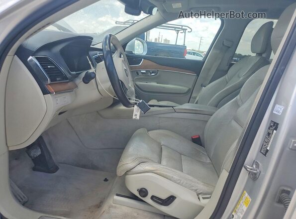 YV4A22PL6G1025836 2016 VOLVO XC90 Silver Widok wnętrza z przodu
