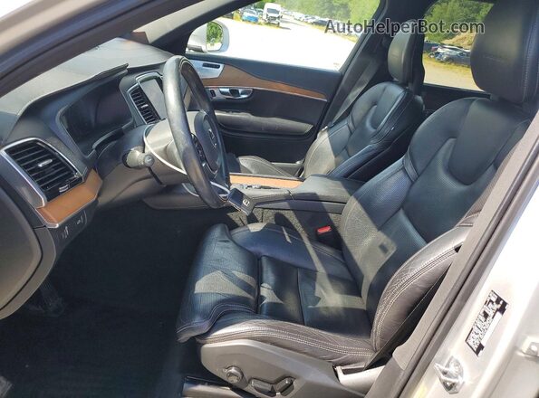 YV4A22PL7H1173995 2017 VOLVO XC90 Silver Vista interior delantera
