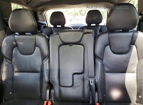 YV4A22PL7H1173995 2017 VOLVO XC90 Silver Vista de los asientos traseros