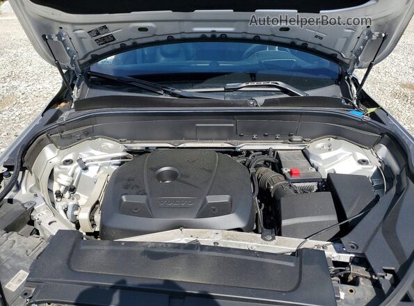 YV4A22PL7H1173995 2017 VOLVO XC90 Silver Vista del compartimento del motor