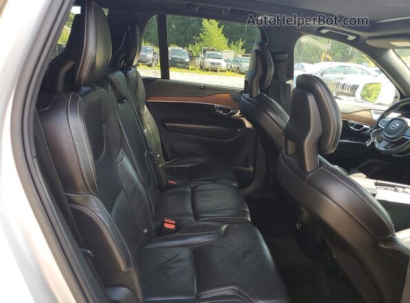 YV4A22PL7H1173995 2017 VOLVO XC90 Silver Vista interior trasera