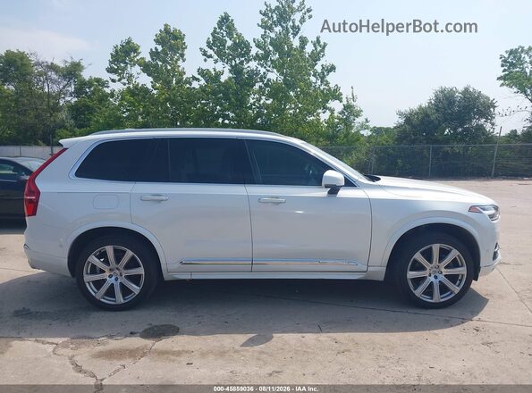 YV4A22PL7J1193377 2018 VOLVO XC90 White Vista del salpicadero