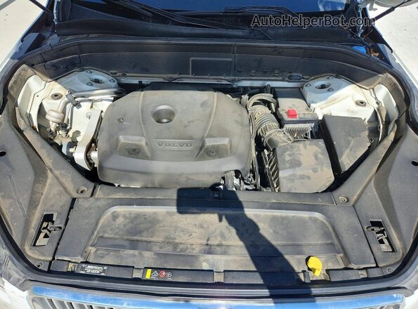 YV4A22PL8H1177702 2017 VOLVO XC90 White Vista del compartimento del motor