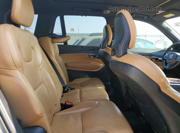 YV4A22PL8N1826667 2022 VOLVO XC90 White Вид задньої частини салону