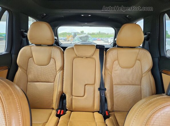 YV4A22PL9J1205478 2018 VOLVO XC90 Black უკანა სავარძლების ხედი