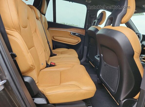 YV4A22PL9J1330917 2018 VOLVO XC90 Black Vista interior trasera