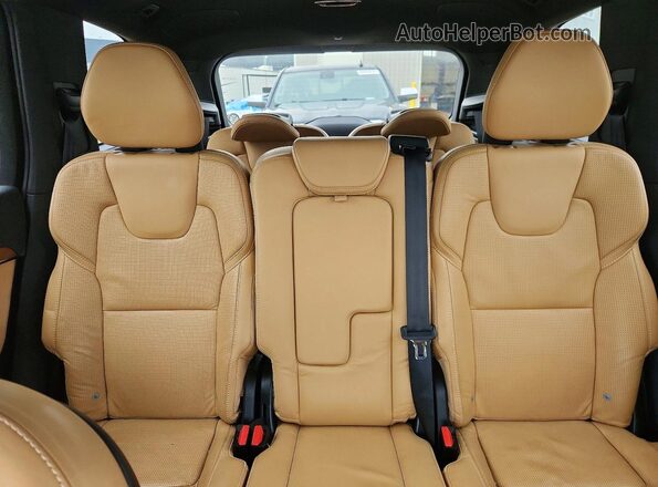 YV4A22PL9J1330917 2018 VOLVO XC90 Black Vista de los asientos traseros
