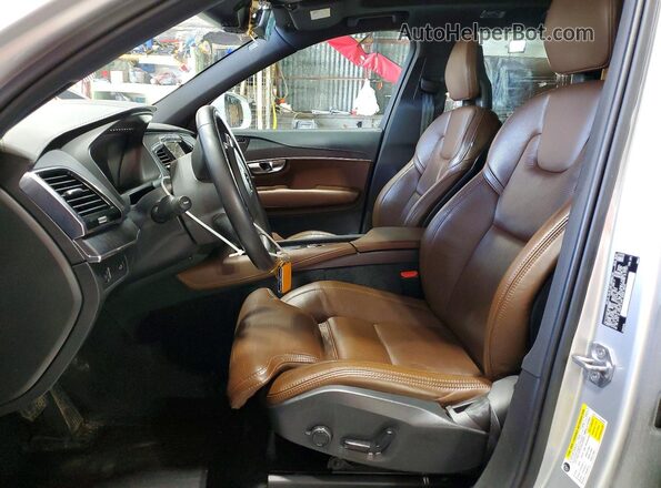 YV4A22PL9M1689897 2021 VOLVO XC90 Silver Вид салону спереду