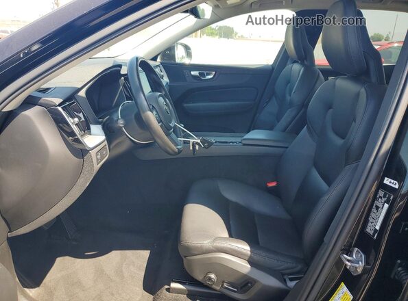 YV4A22RK7J1085409 2018 VOLVO XC60 Черный Вид салона спереди
