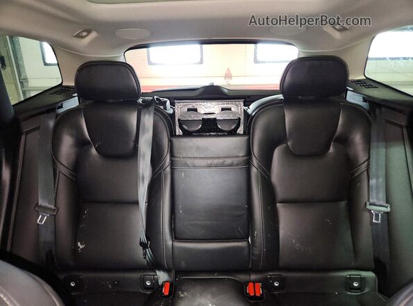 YV4A22RL5M1887146 2021 VOLVO XC60 White Вид задніх сидінь