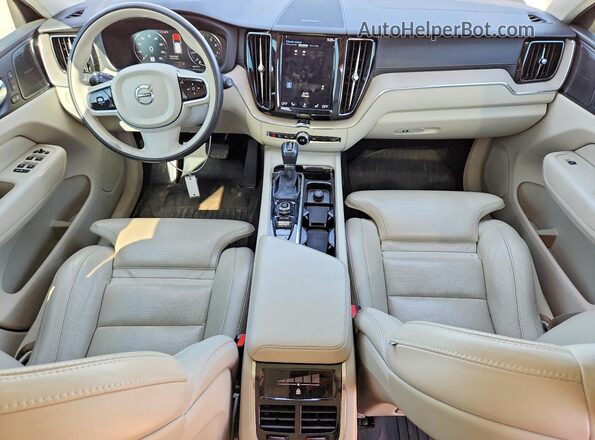 YV4A22RL9K1342564 2019 VOLVO XC60 Черный Вид панели приборов
