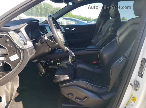 YV4A22RM6K1323768 2019 VOLVO XC60 White Vista interior delantera